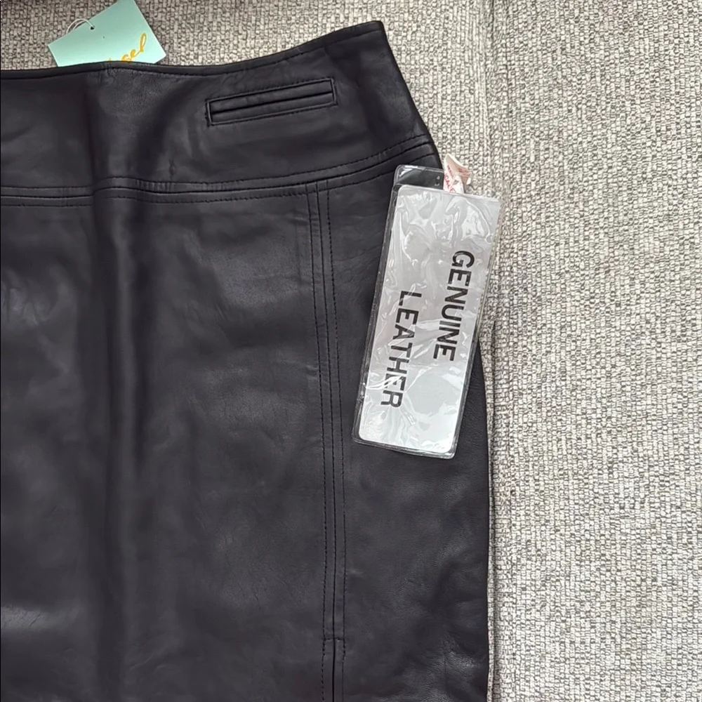 NWT/VINTAGE Paradox 100% Leather Mini Skirt SZ 4
